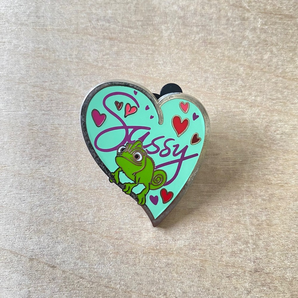 Disney Parks Tangled Pascal Sassy Heart Enamel Trading Pin 2014 Teal Green